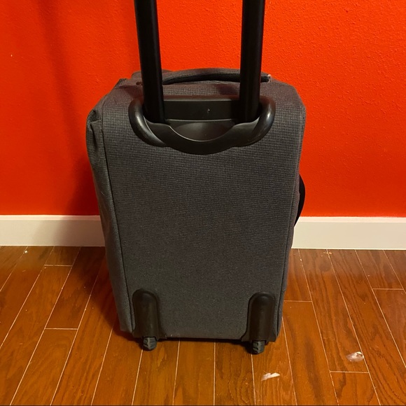 Herschel Supply Company Outfitter Wheelie Luggage 50L Raven Crosshatch AS IS - Picture 4 of 8